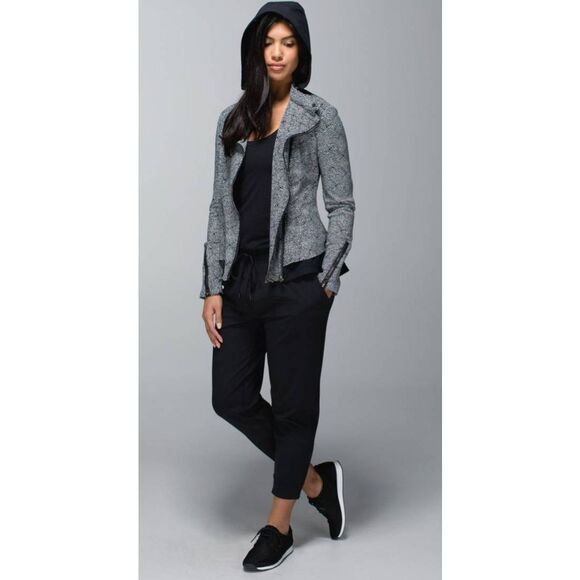 NWOT LULULEMON ATHLETICA Bust A Move Jacket Size 6 - Picture 1 of 8